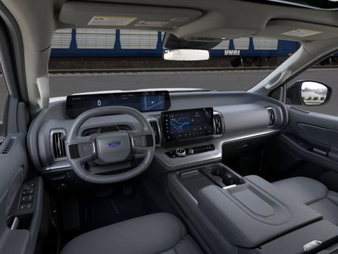 New 2025 Ford Expedition Max Active image 11