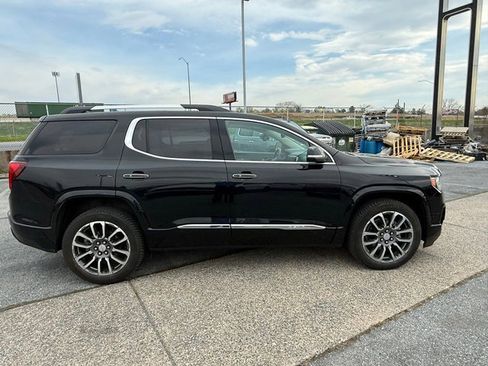 Used 2021 GMC Acadia Denali w/ Denali Ultimate Package image 2