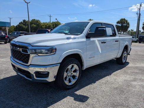 Used 2025 RAM 1500 Big Horn AWD/4WD image 8