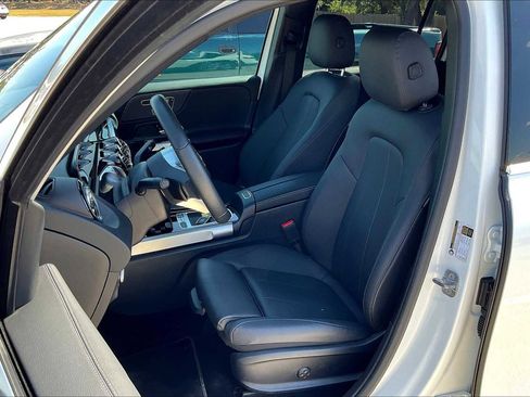 Certified 2025 Mercedes-Benz GLB 250 image 7