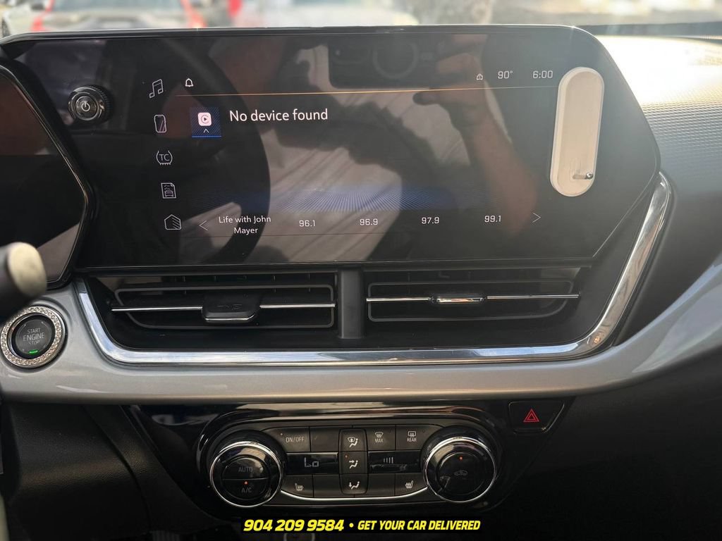 Used 2025 Chevrolet Trax LT w/ Driver Confidence Package FWD image 13