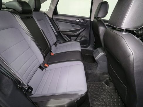 Used 2025 Volkswagen Jetta SE image 18