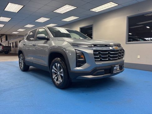 New 2026 Chevrolet Equinox LT w/ Convenience Package II image 1