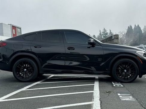 Used 2023 BMW X6 xDrive40i w/ Premium Package image 3