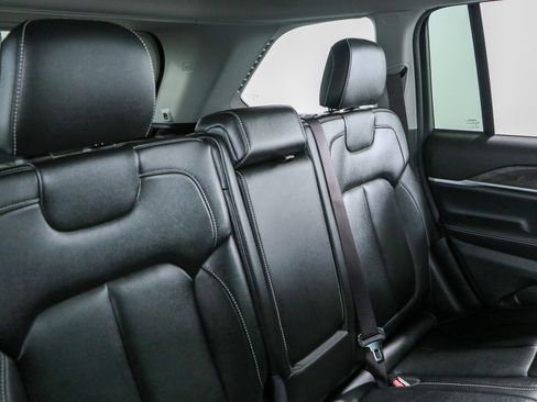 Used 2023 Jeep Grand Cherokee 4WD 4xe image 29