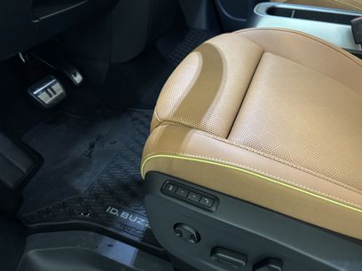 New 2025 Volkswagen ID. Buzz Pro S