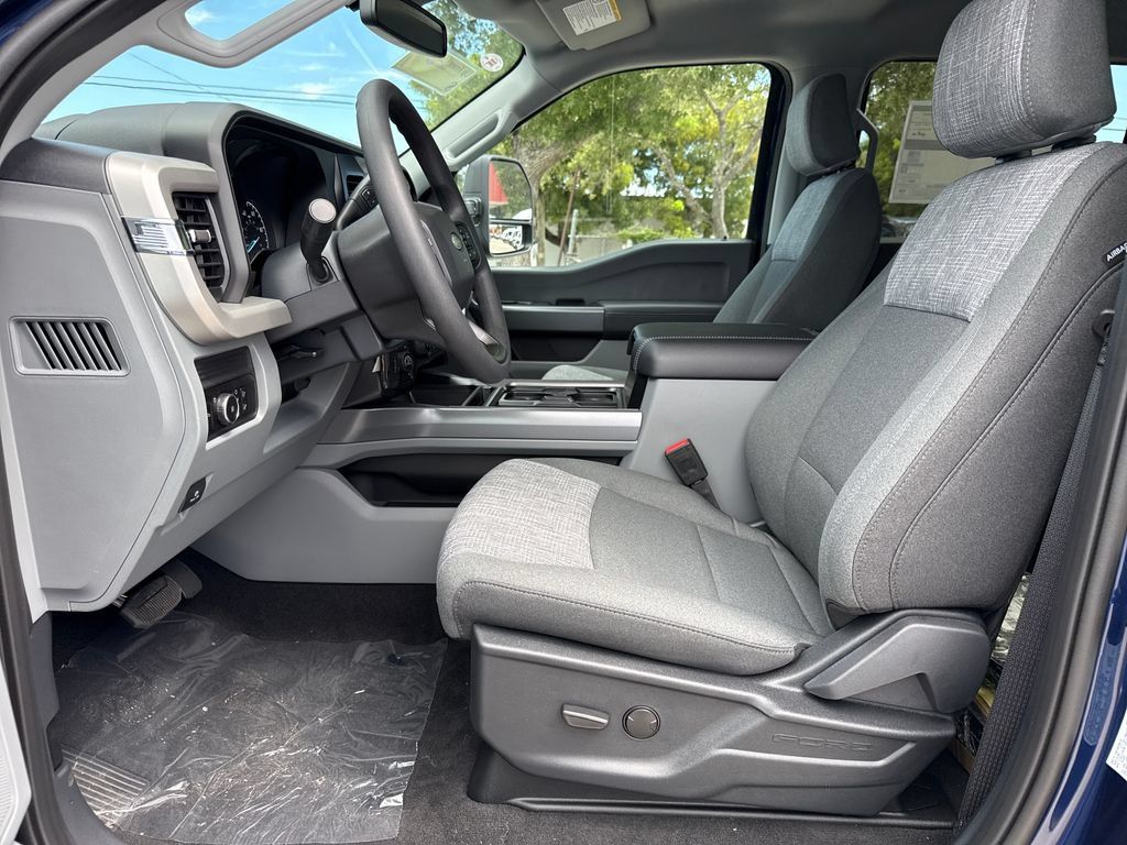 New 2027 Ford F250 XLT w/ Tremor Off-Road Package AWD/4WD image 18