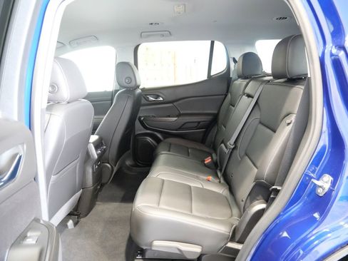 Used 2023 GMC Acadia SLT w/ Elevation Edition image 23