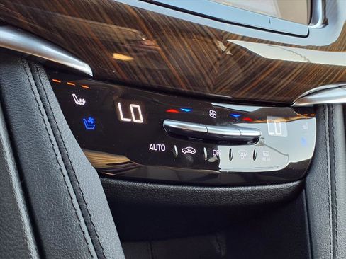 Used 2024 Cadillac XT6 Sport w/ Platinum Package image 8