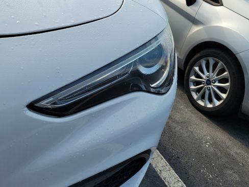 Used 2018 Alfa Romeo Stelvio AWD image 4