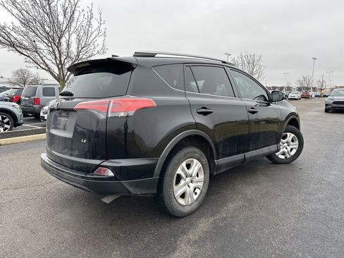 Used 2018 Toyota RAV4 LE image 11