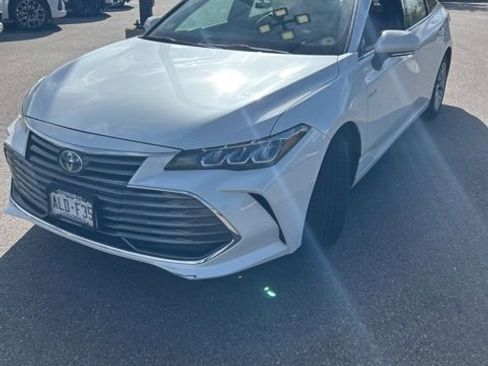 Used 2021 Toyota Avalon XLE FWD image 1