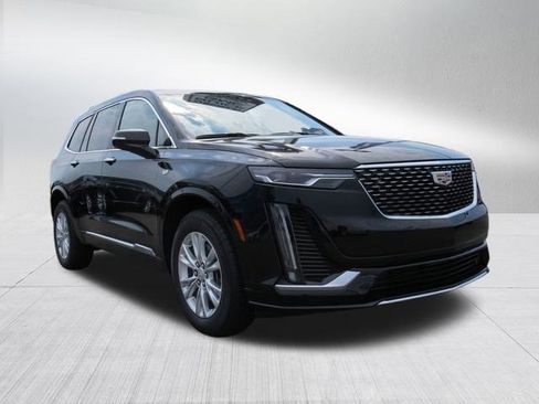 New 2025 Cadillac XT6 Luxury image 1