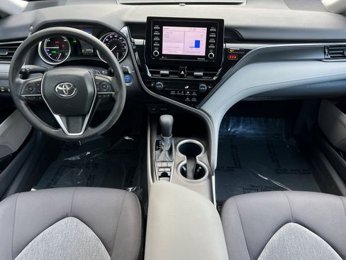 Used 2021 Toyota Camry LE image 13