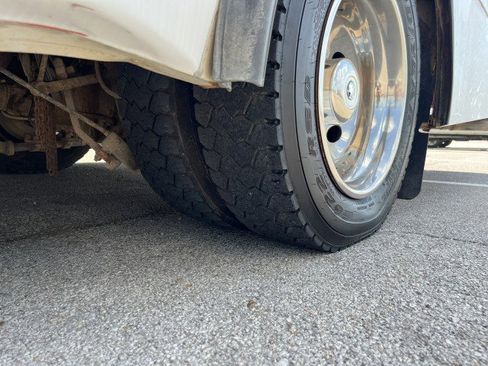 Used 2012 Ford F550 4x4 Regular Cab Super Duty w/ Payload Upgrade Pkg image 13