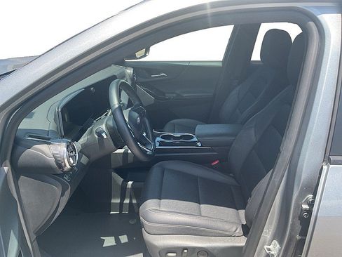 Used 2025 Chevrolet Equinox LT w/ Convenience Package II FWD image 10