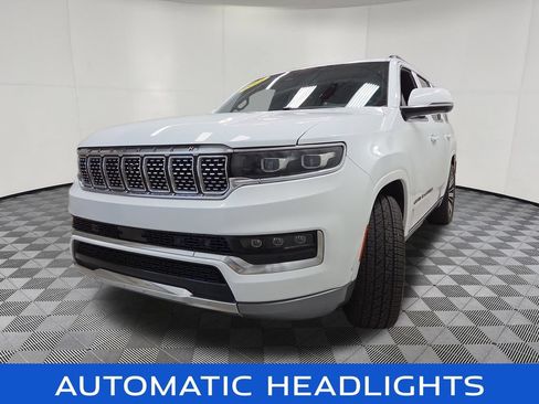 Used 2022 Jeep Grand Wagoneer Series III w/ Rear-Seat Entertainment Group AWD/4WD image 7
