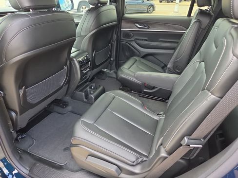 New 2026 Jeep Grand Cherokee L Limited RWD image 21