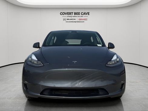 Used 2022 Tesla Model Y Long Range image 2