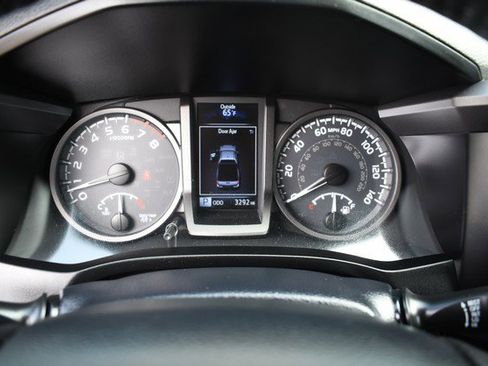 Used 2017 Toyota Tacoma TRD Sport w/ Premium & Technology Package image 31