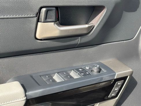 Used 2025 Toyota Tundra Limited image 28