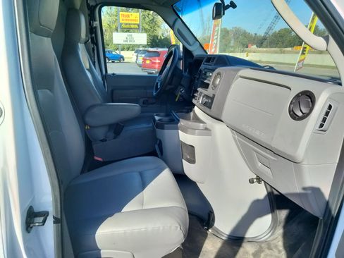 Used 2022 Ford E-350 and Econoline 350 Super Duty w/ Power Windows & Locks Group image 14