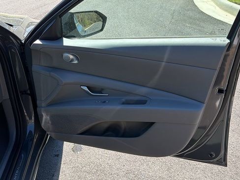 New 2026 Hyundai Elantra SE image 14