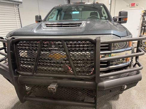 Used 2017 Chevrolet Silverado 2500 W/T w/ WT Convenience Package AWD/4WD image 4