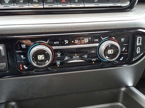 Used 2024 Chevrolet Silverado 2500 High Country w/ High Country Premium Package image 16