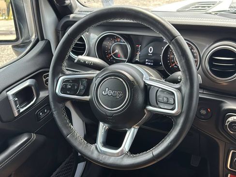 Used 2023 Jeep Gladiator Rubicon w/ Cold Weather Group AWD/4WD image 29