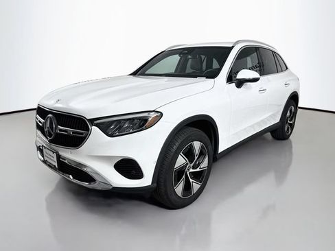 Used 2024 Mercedes-Benz GLC 300 image 3