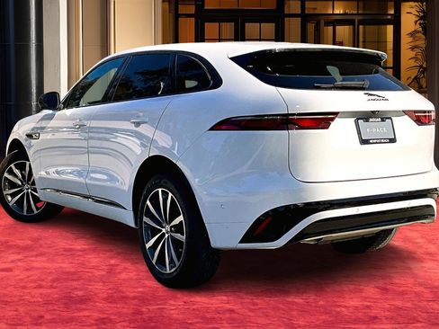 Used 2025 Jaguar F-PACE R-Dynamic S image 9