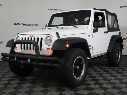Used 2013 Jeep Wrangler Sport AWD/4WD image 12