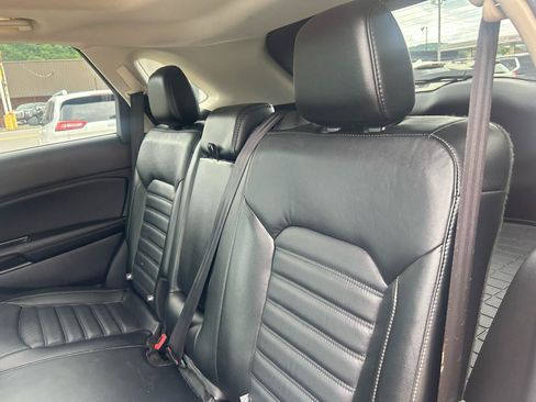 Used 2016 Ford Edge SEL w/ Equipment Group 201A AWD/4WD image 31