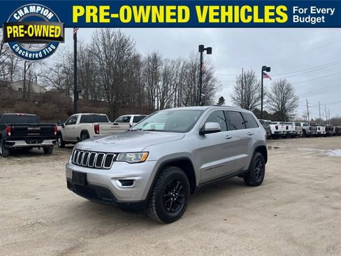 Used 2018 Jeep Grand Cherokee Laredo image 1