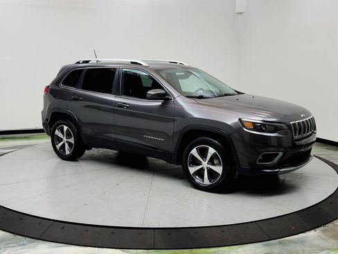 Used 2019 Jeep Cherokee Limited image 3