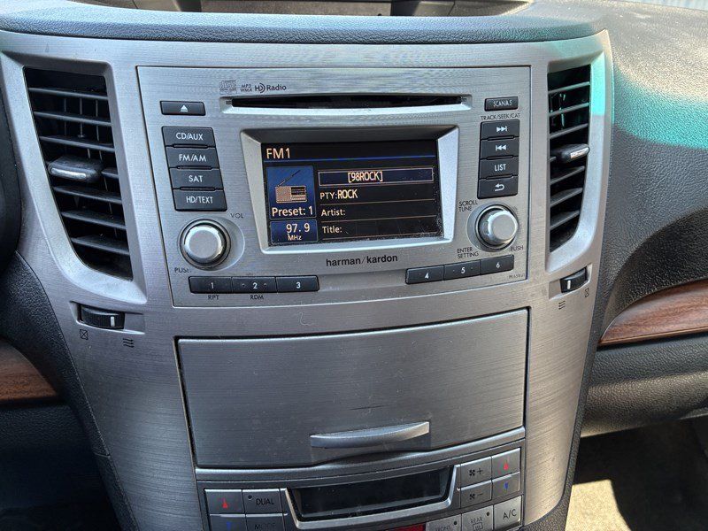 Used 2013 Subaru Outback 2.5i Limited w/ Moonroof Pkg AWD/4WD image 10