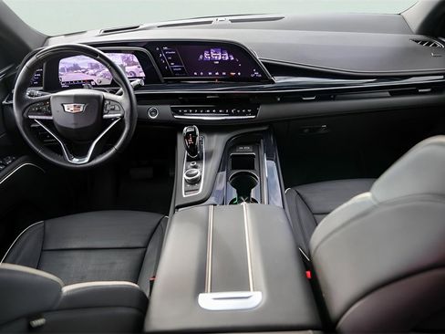 Used 2024 Cadillac Escalade Sport w/ LPO, ONYX Package image 31