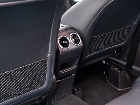 Used 2025 Mercedes-Benz GLA 250 4MATIC w/ Exclusive Package image 21