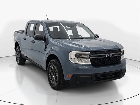 Used 2024 Ford Maverick XLT image 3