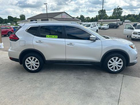 Used 2017 Nissan Rogue S w/ S Family Package AWD/4WD image 4
