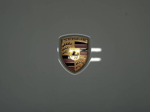 Certified 2025 Porsche Macan AWD/4WD image 29