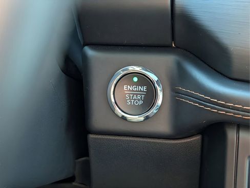 Used 2023 Ford Expedition Platinum image 27