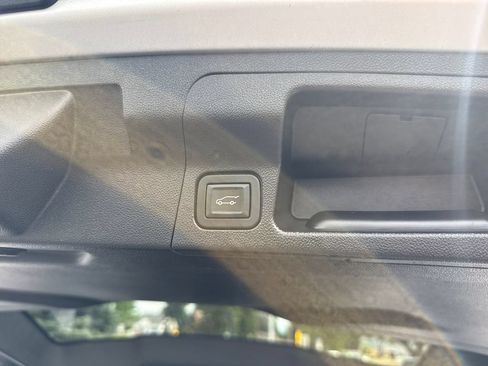 Used 2017 GMC Acadia SLT FWD image 31