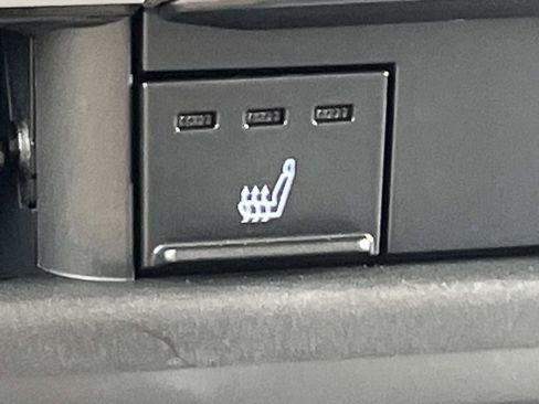 Used 2021 Toyota Sienna XSE image 29