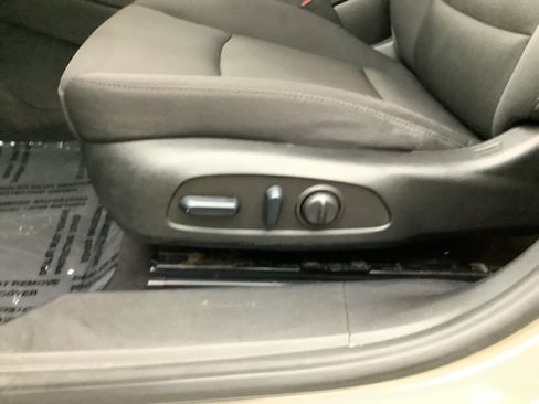 Used 2023 Chevrolet Malibu LT FWD image 12