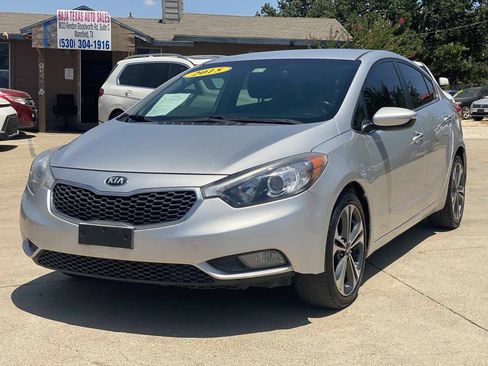 Used 2015 Kia Forte EX w/ UVO Package W/17" Alloys FWD image 2