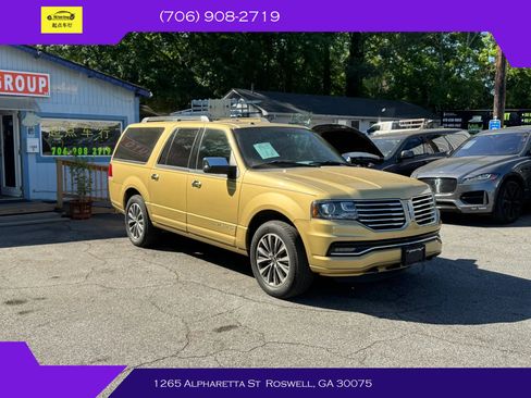 Used 2016 Lincoln Navigator L Select AWD/4WD image 2