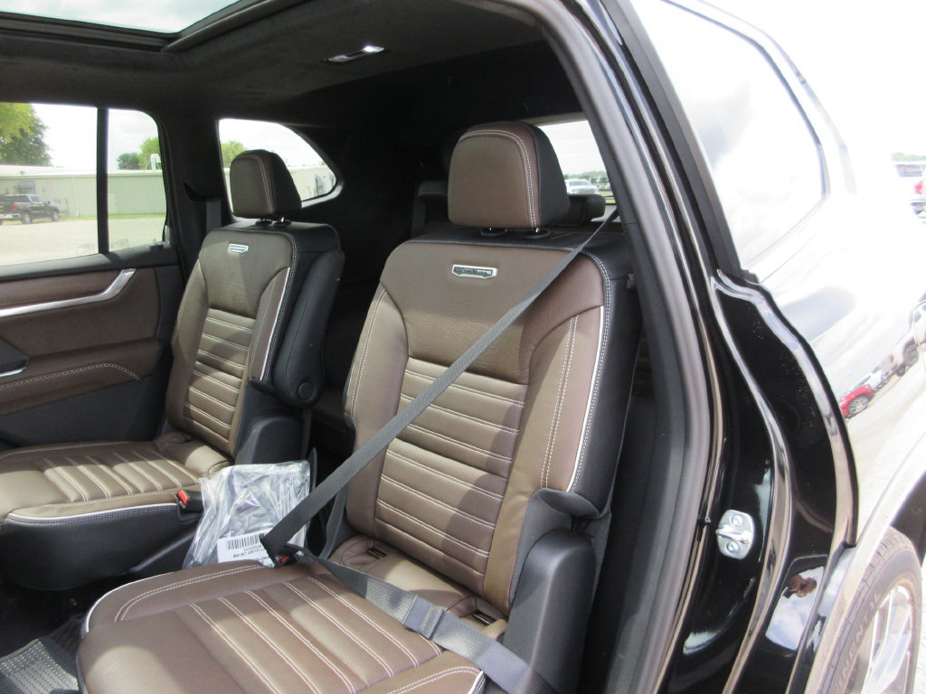 New 2027 GMC Acadia Denali Ultimate FWD image 10