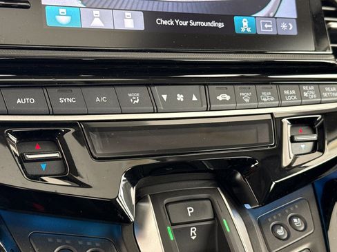 Certified 2025 Honda Odyssey Elite image 16